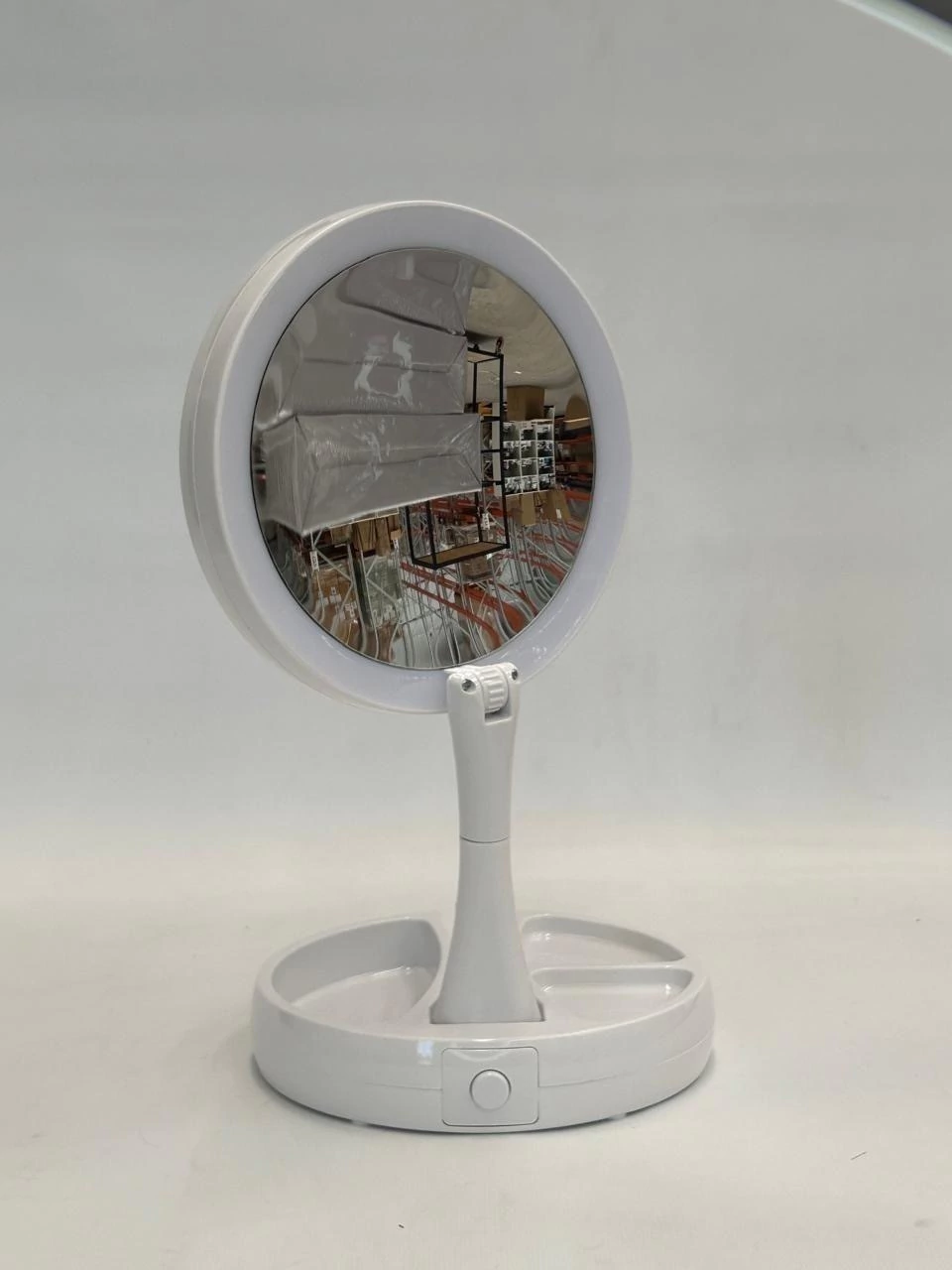 ESPEJO CON LUZ LED DE FORMA CIRCULAR *